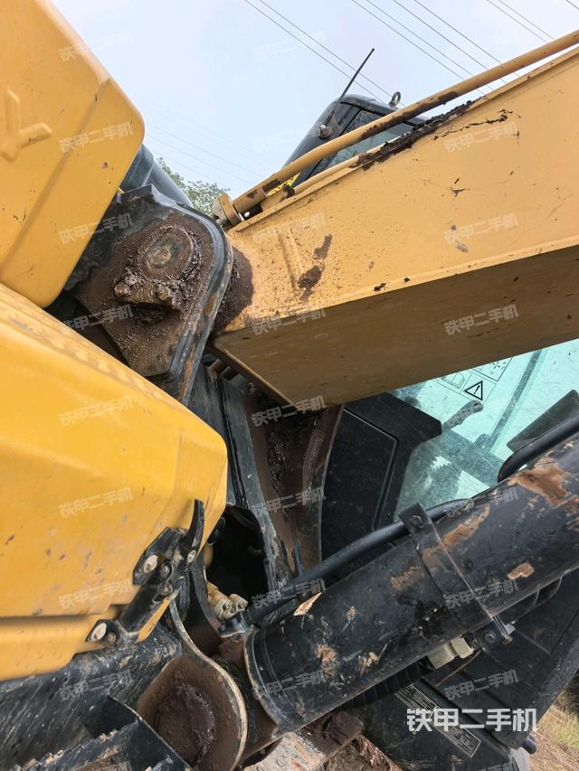 大臂根部 斜视（工作和回转装置）