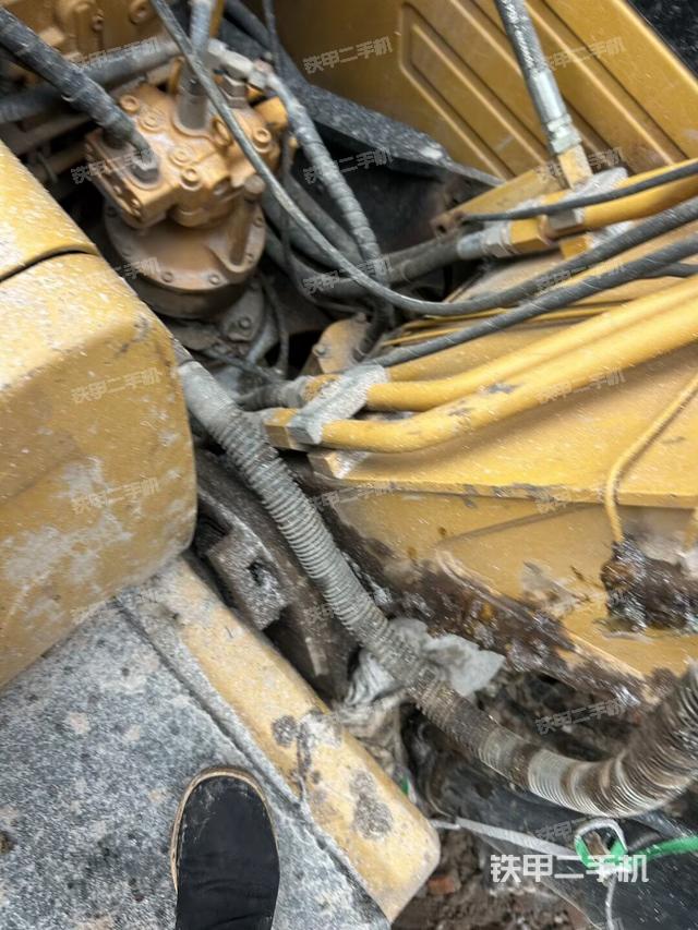 大臂根部 斜视（工作和回转装置）