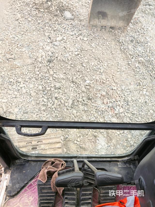 后窗玻璃角標(biāo)（駕駛室部分）