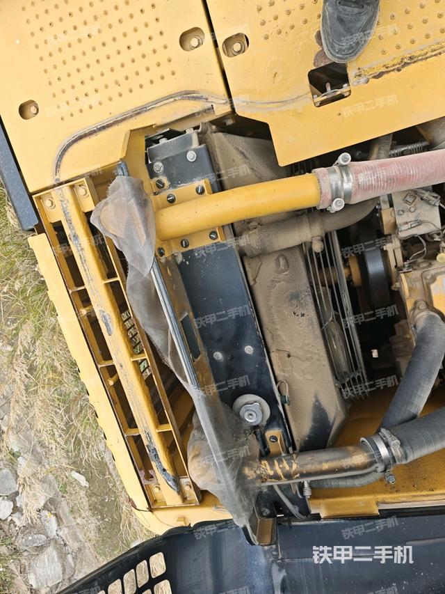 气门室盖螺丝特写（上车部件）