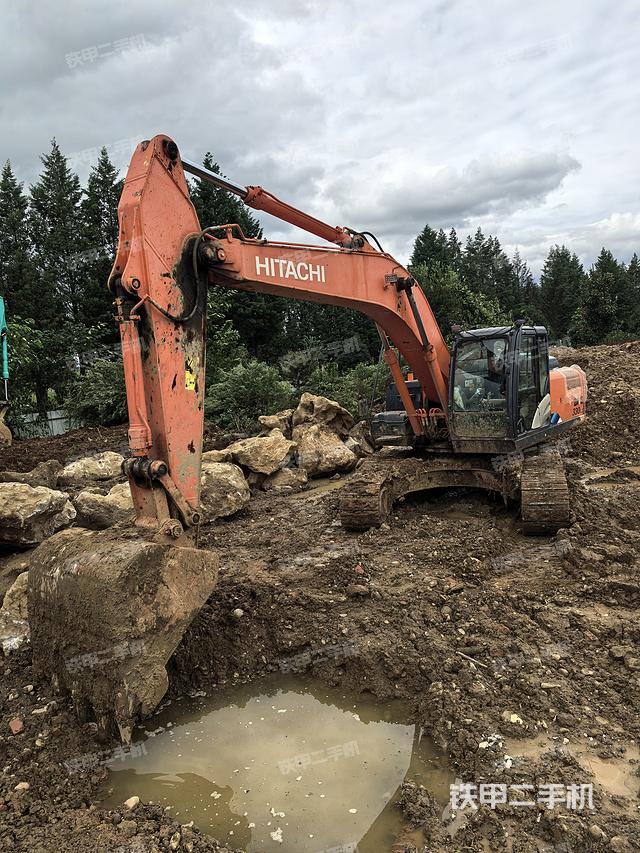 日立ZX250LC-5A挖掘机
