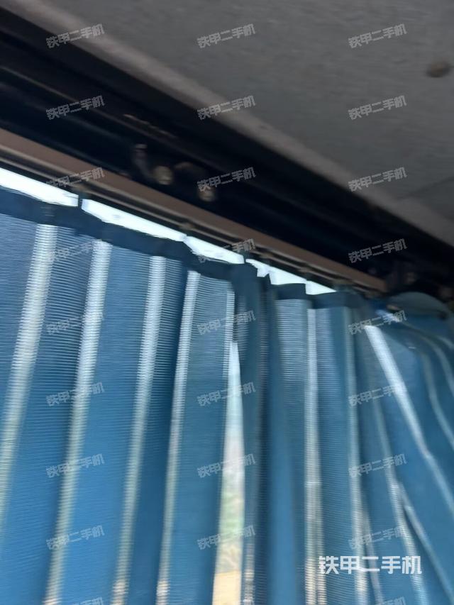 后窗玻璃角标（驾驶室部分）