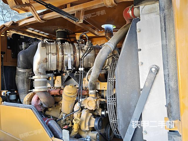 發(fā)動(dòng)機(jī)左側(cè)（整機(jī)外觀及大件）