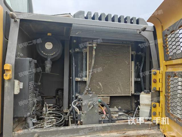 電瓶（大件艙室）