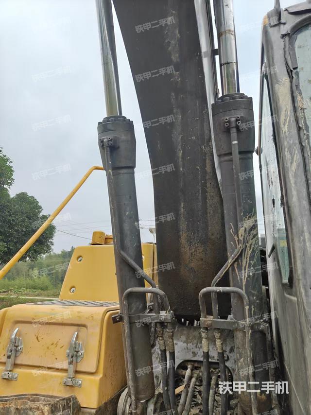 大臂根部?斜視（工作和回轉(zhuǎn)裝置）