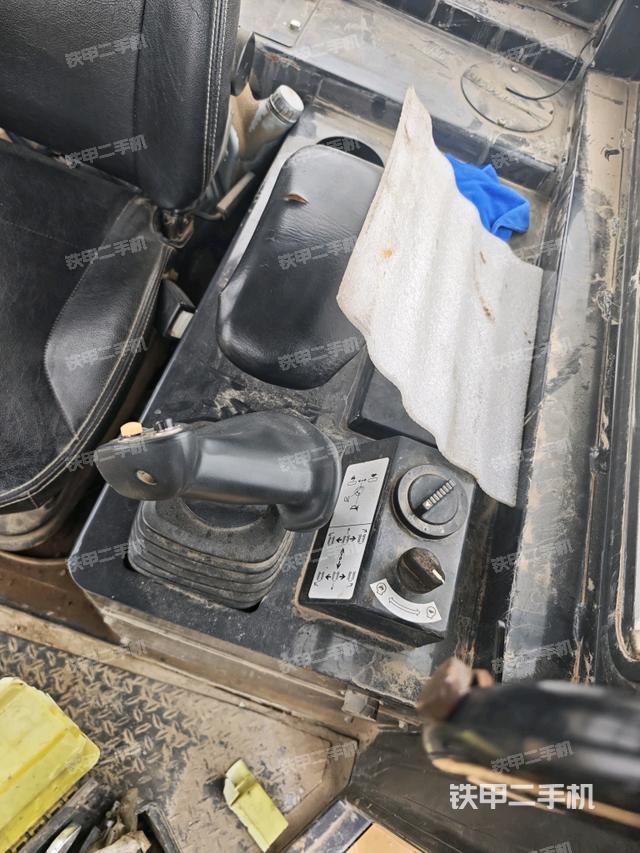 駕駛室右側(cè)全景照（推土機駕駛室）