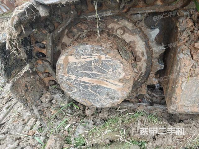 右驅(qū)動(dòng)輪（行走機(jī)構(gòu)）