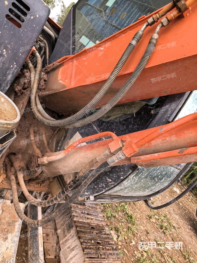 小臂整体右前（工作和回转装置）