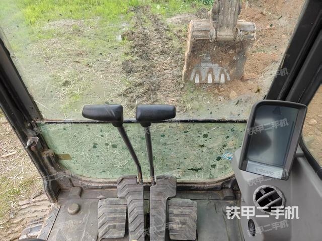 右側(cè)玻璃角標(biāo)（駕駛室部分）