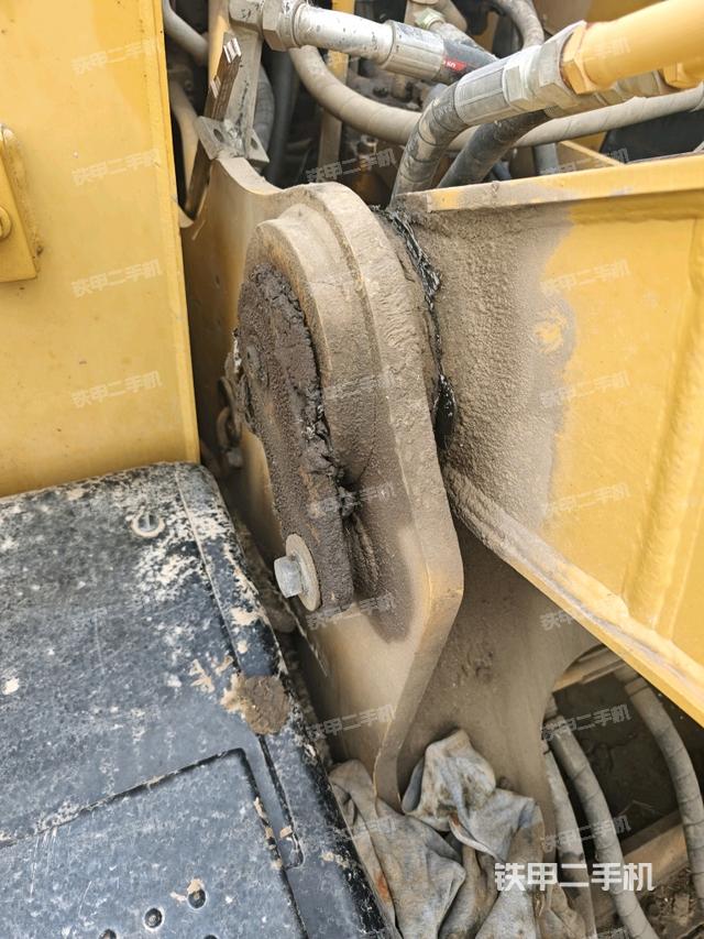 大臂背部俯视（工作和回转装置）