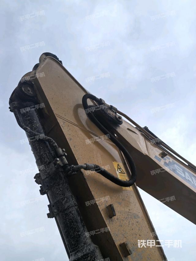 小臂整体右前（工作和回转装置）