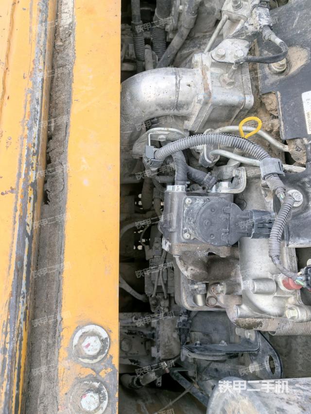 中央回轉(zhuǎn)接頭特寫(xiě)（上車部件）