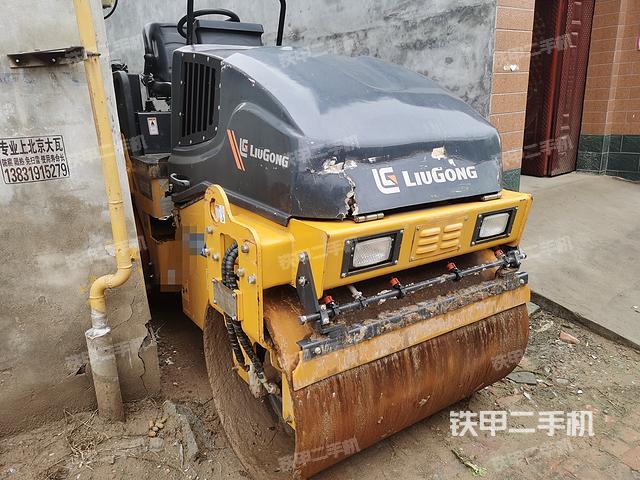 整机右侧（设备外观及核心部件）