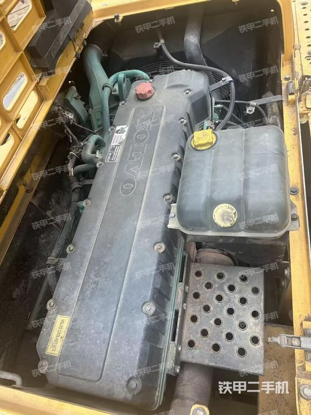 發(fā)動機整體俯視（整機外觀）