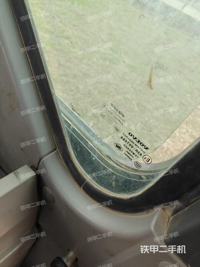 座椅右側(cè)控制臺(tái)/鑰匙門/油門/含右手柄（駕駛室部分）