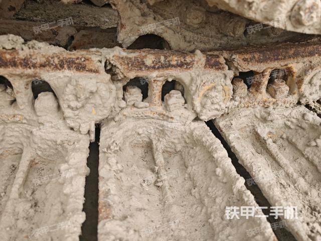 右引導輪（推土機底盤及工作裝置）