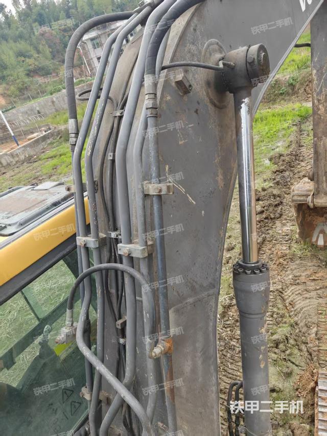 鏟斗右后整體（工作和回轉(zhuǎn)裝置）