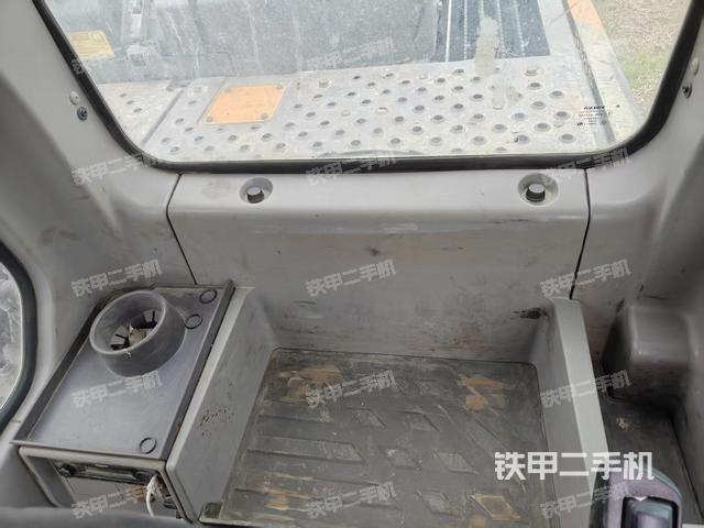 駕駛室左前45度（駕駛室部分）