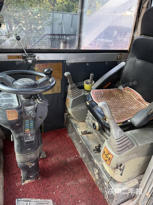 驾驶室整体（整机外观）