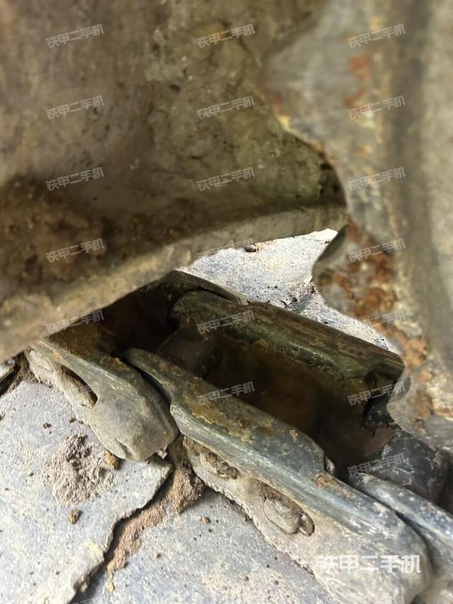 左驅(qū)動(dòng)輪（行走機(jī)構(gòu)）