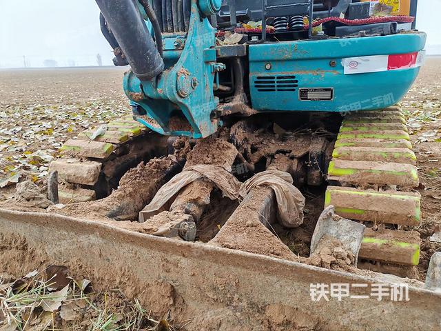 驾驶室顶部（整机外观）