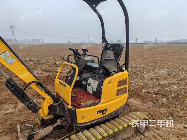 駕駛室頂部（整機(jī)外觀）