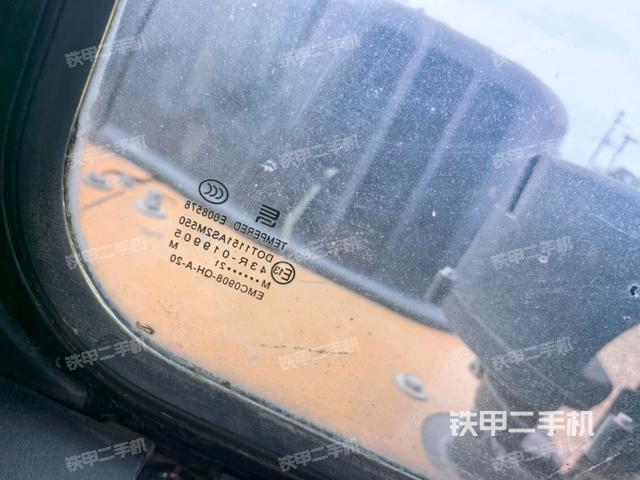 右側(cè)玻璃角標(biāo)（駕駛室部分）