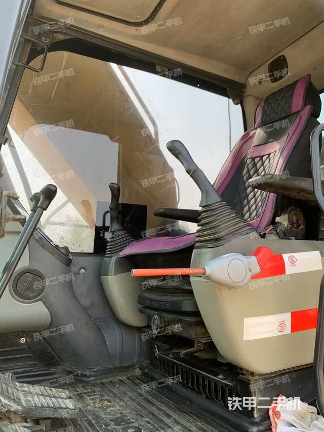 駕駛室整體（整機外觀）