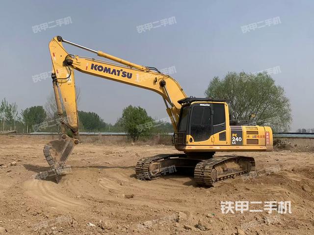 小松PC240LC-8M0挖掘機