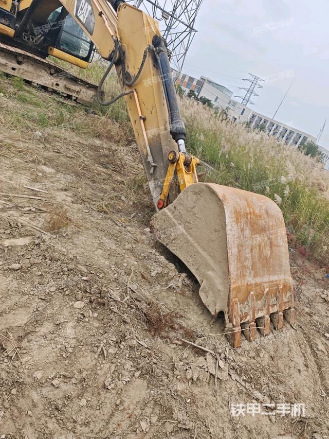 小臂整体左后（工作和回转装置）