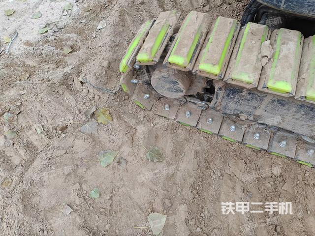 單側(cè)履帶整體（整機(jī)外觀）