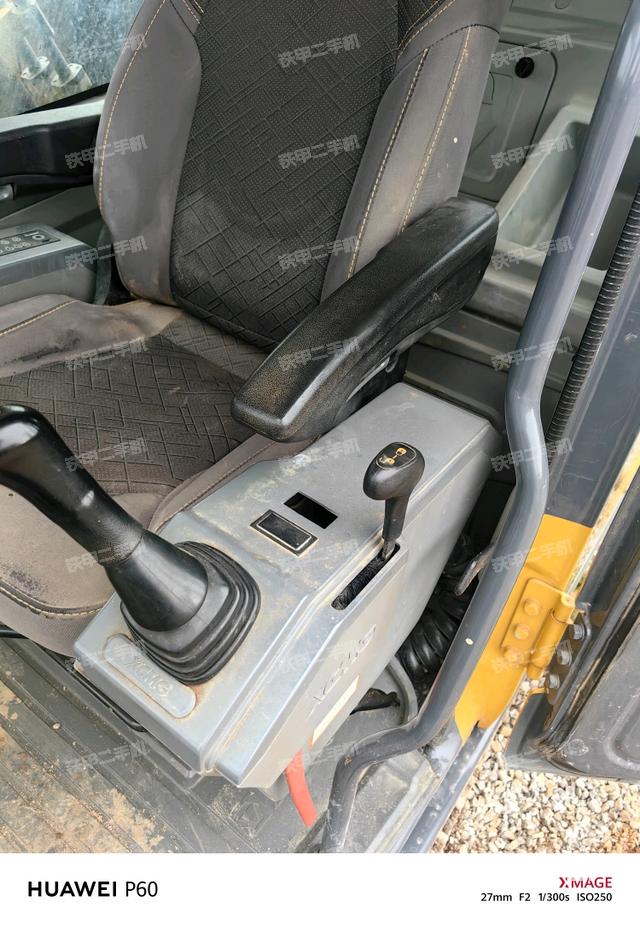 驾驶室整体（整机外观）