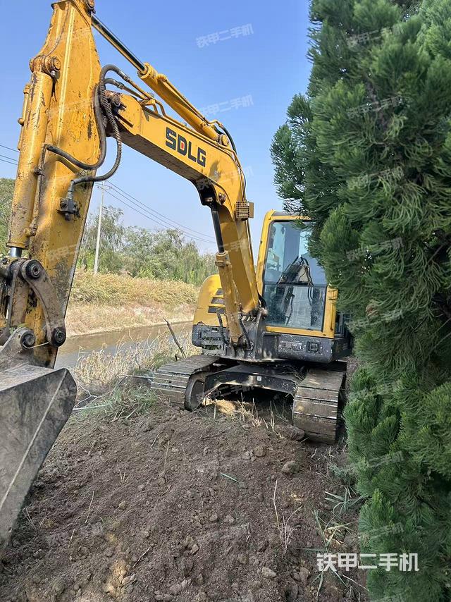 山东临工E660FL挖掘机