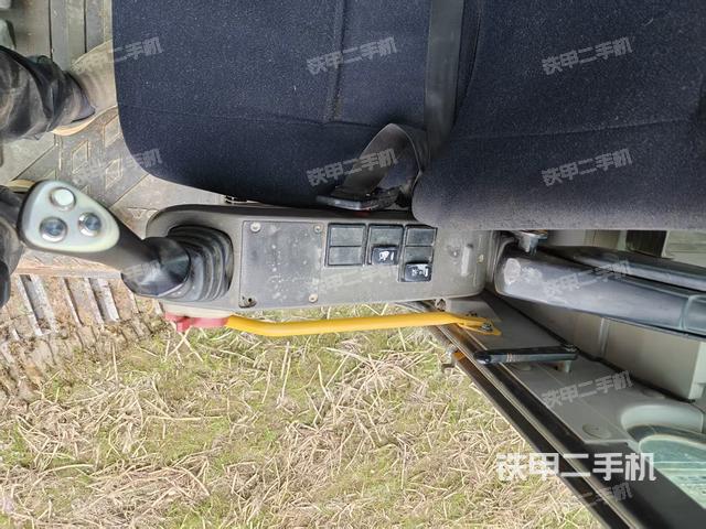 駕駛室左后45度（駕駛室部分）