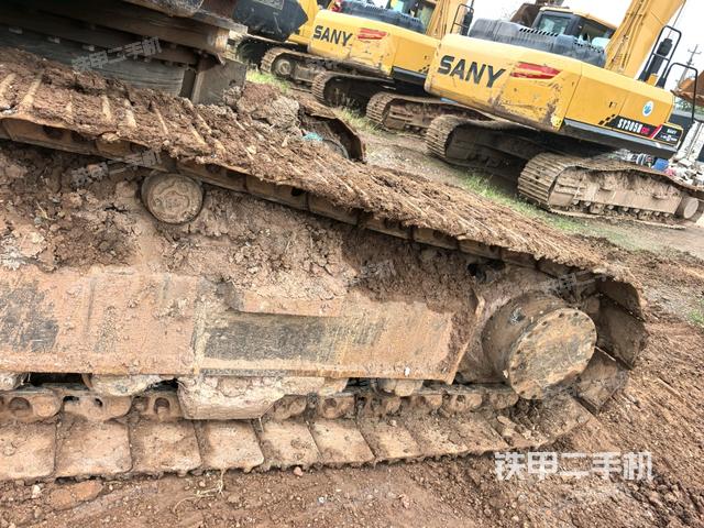 右侧行走马达盖板（行走机构）