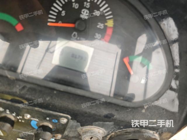 玻璃角標（推土機駕駛室）