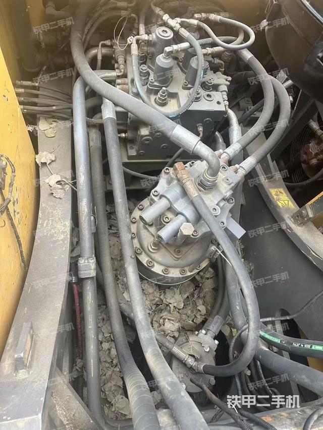 回轉(zhuǎn)馬達和主控閥（整機外觀）