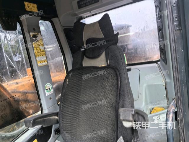 座椅后部（驾驶室部分）