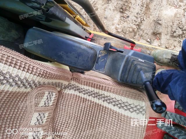 右側玻璃角標（駕駛室部分）