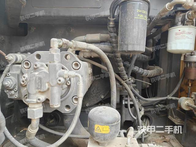 液壓泵斜45?左（大件艙室）