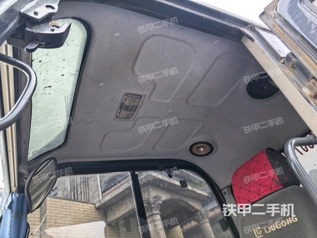  驾驶室正侧（驾驶室部分）