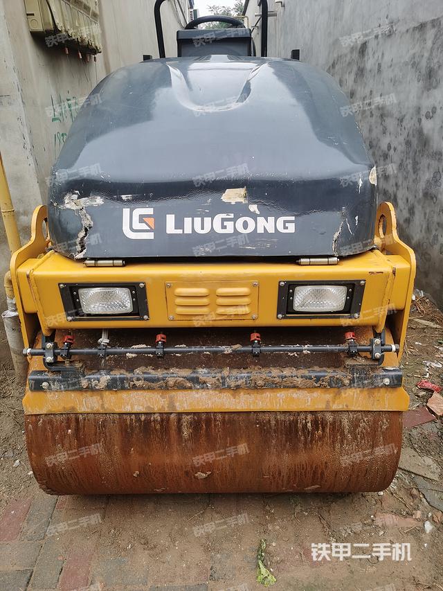 整机左侧（设备外观及核心部件）