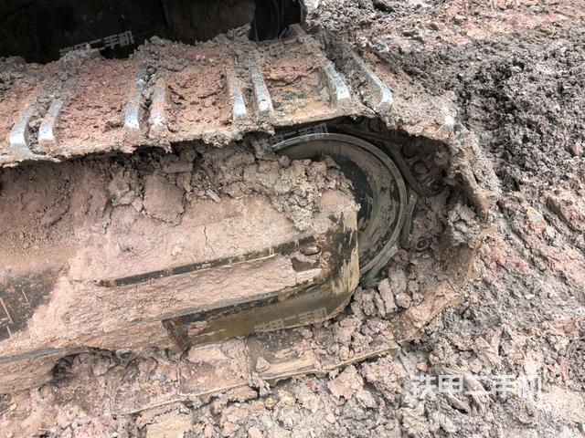 左驅(qū)動(dòng)輪（行走機(jī)構(gòu)）