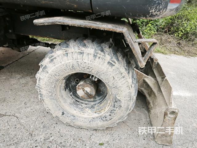 右驱动轮（行走机构）