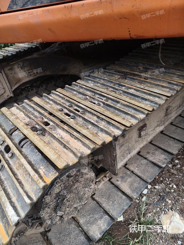 单侧履带整体（整机外观）