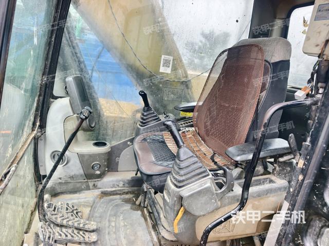 驾驶室左前45度（驾驶室部分）