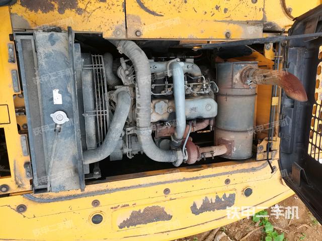 發(fā)動(dòng)機(jī)室（上車部件）