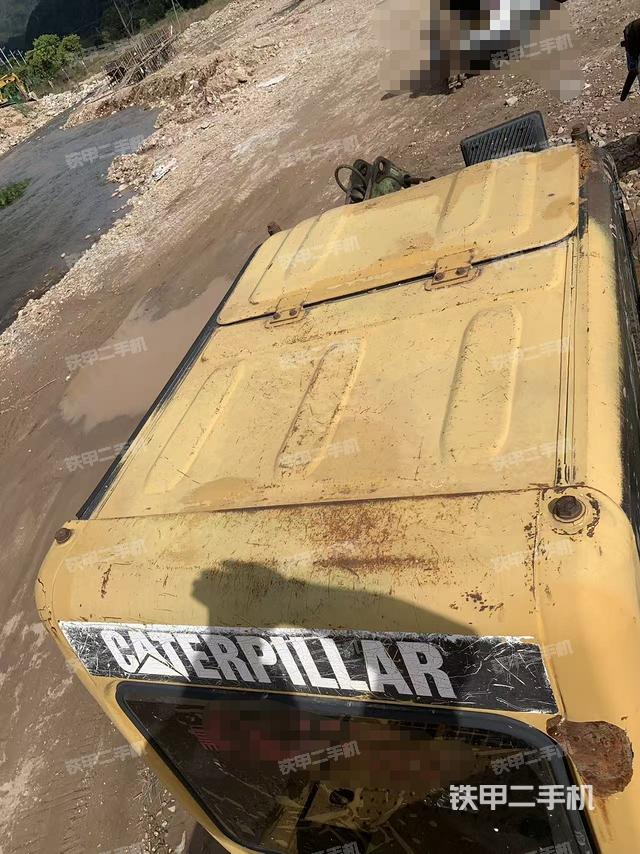 驾驶室顶部（整机外观）