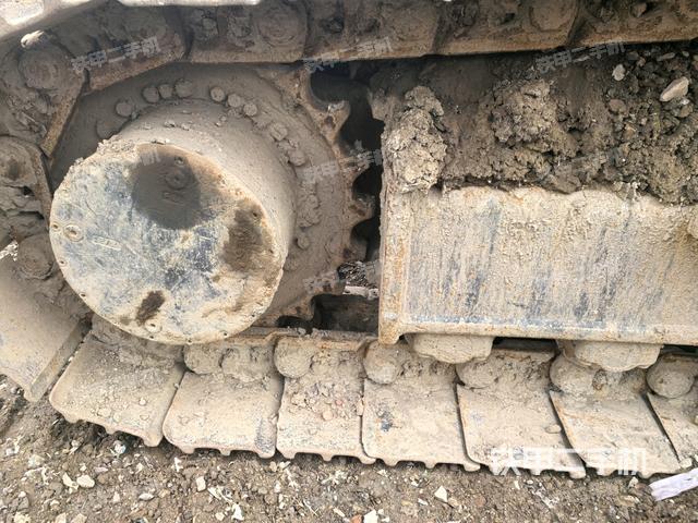 右驱动轮（行走机构）