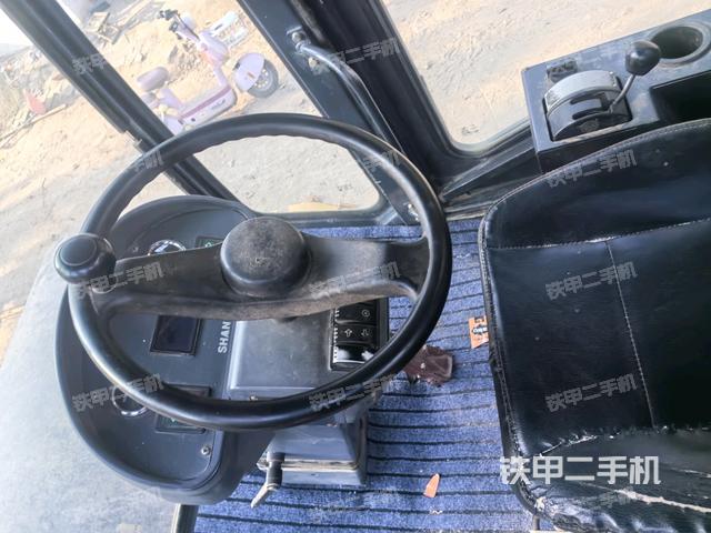 操作把手（压路机驾驶室）